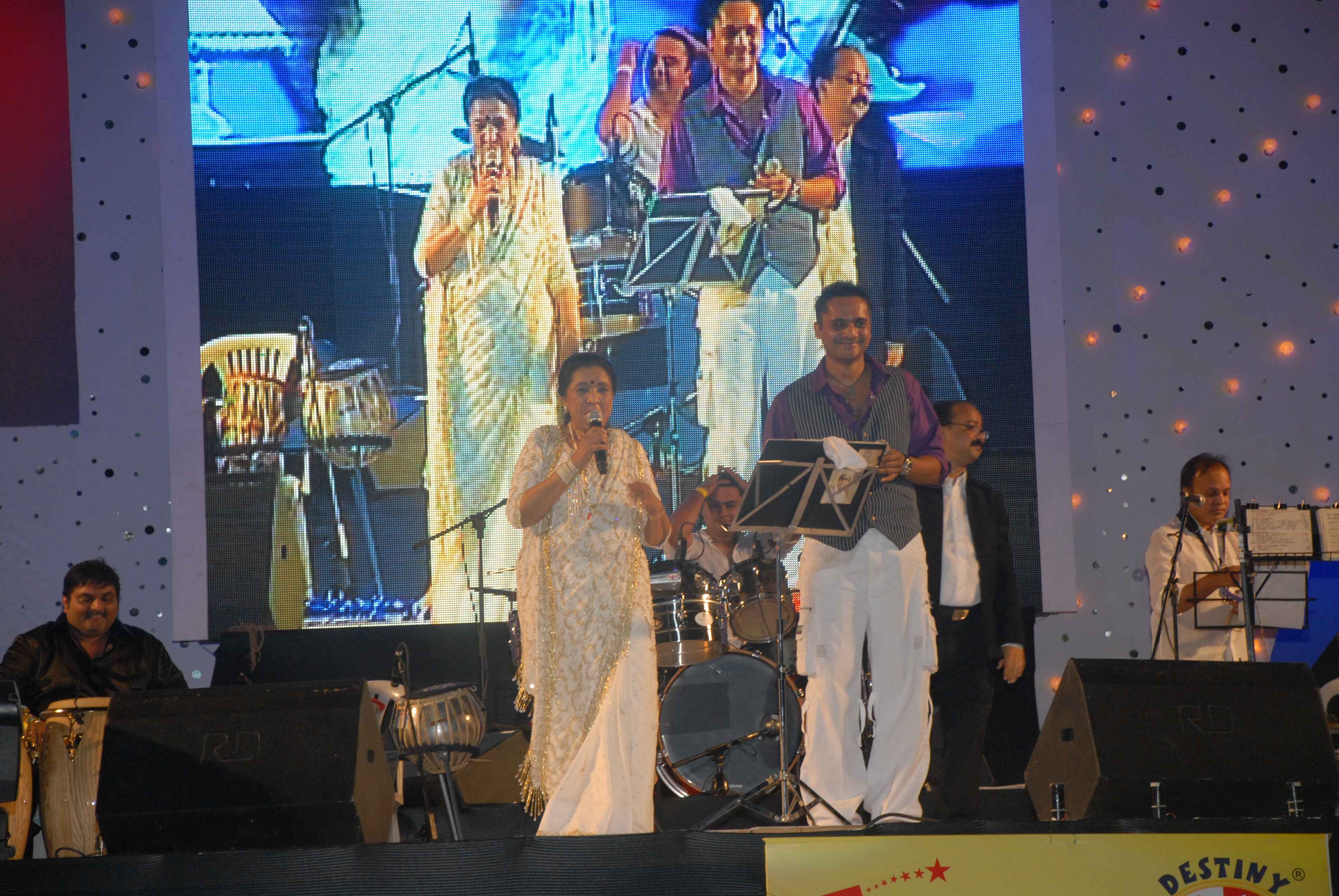 Asha Bhosle live concert